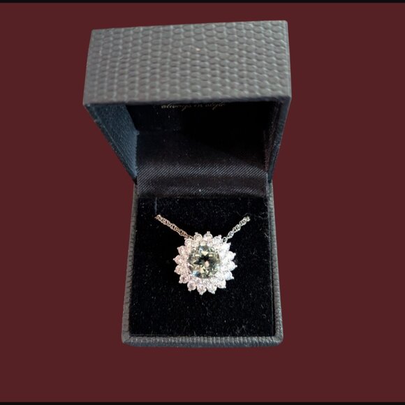 Gold Coast Platinum Plated CZ 8.2mm Flower Pendant 20.5" Chain New - Picture 3 of 7